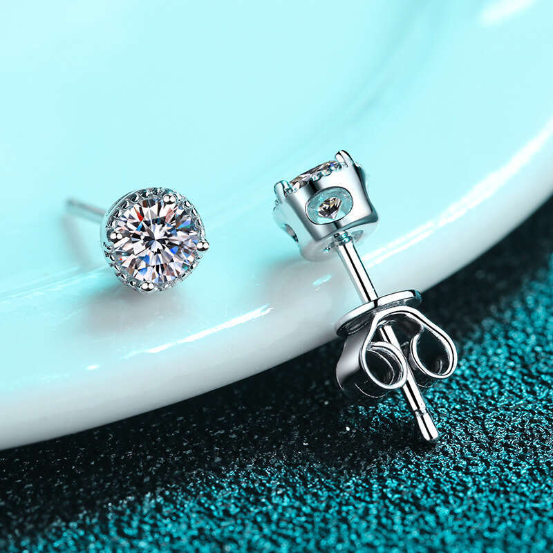 DHCollections-- S Sier Earrings for Women Four-Prong Studs Elegant Simple Moissanite Gift Jewelry