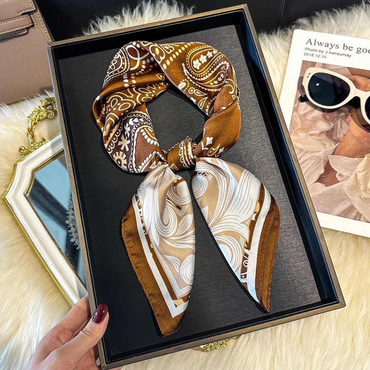 2025 New Fashion 70X70cm Wens Scarf Silk Paisley Print Scarf Square Shl Decorative band Neck Luxury Design Bandana Y251024
