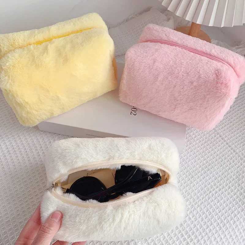 Zipper Large Solid Color Cosmetic Bag Cute Plush Makeup Bag for Women Travel Make Up Toiletry Bag Washing Pouch Plush Pen PouchT251024