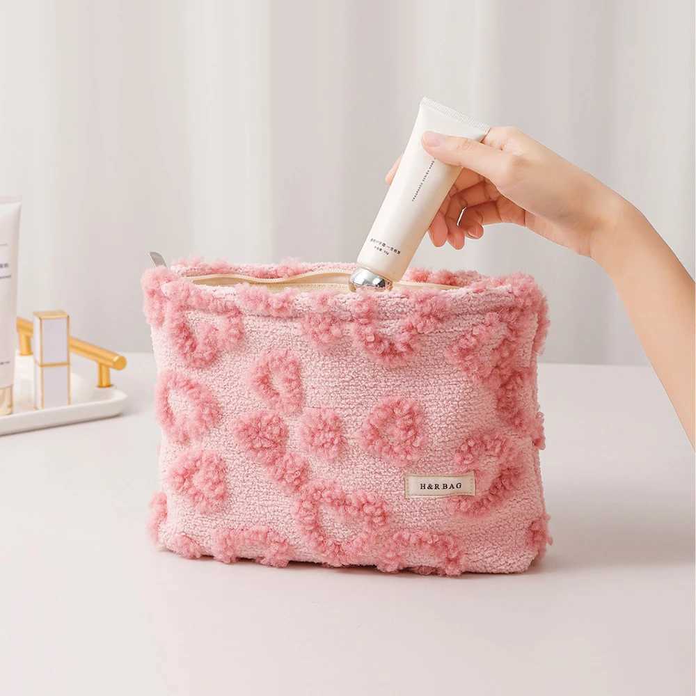 Plush Cute Pink Love Makeup Bag Portable Skincare Product Lipstick Storage Bag Handheld Inner Bag Korean Brush Pencil CasesT251024