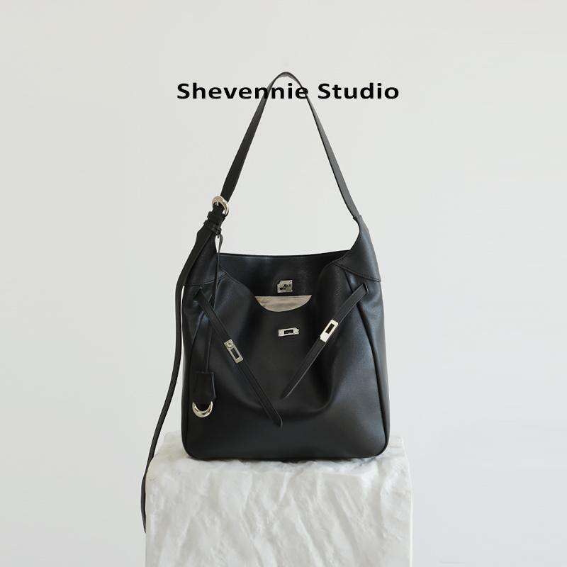 Long Term Practicality Cowhide Large Capacity Underarm Belt Buckle Crossbody Bucket Tote Bag High Quality