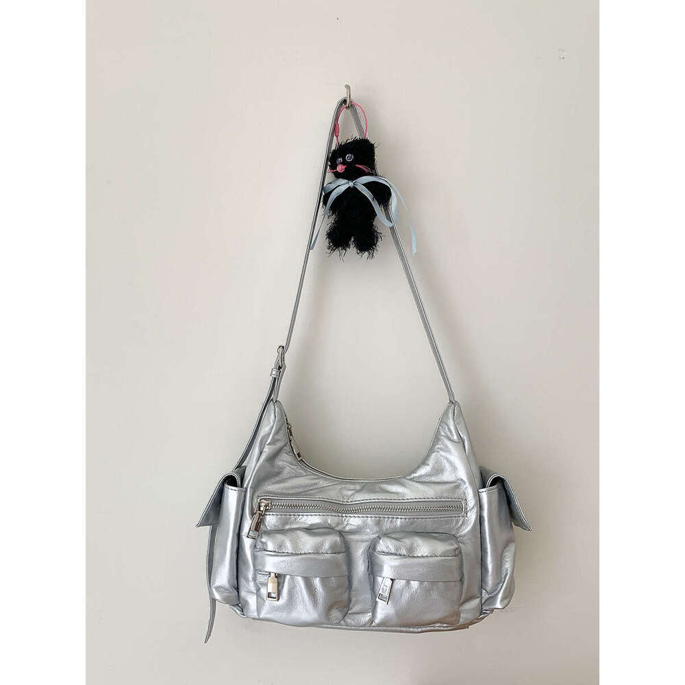 Soft Leather Silver Large Capacity Crossbody Niche Design Fashion Versatile Shoulder High-End Commuter Bag For Women B5