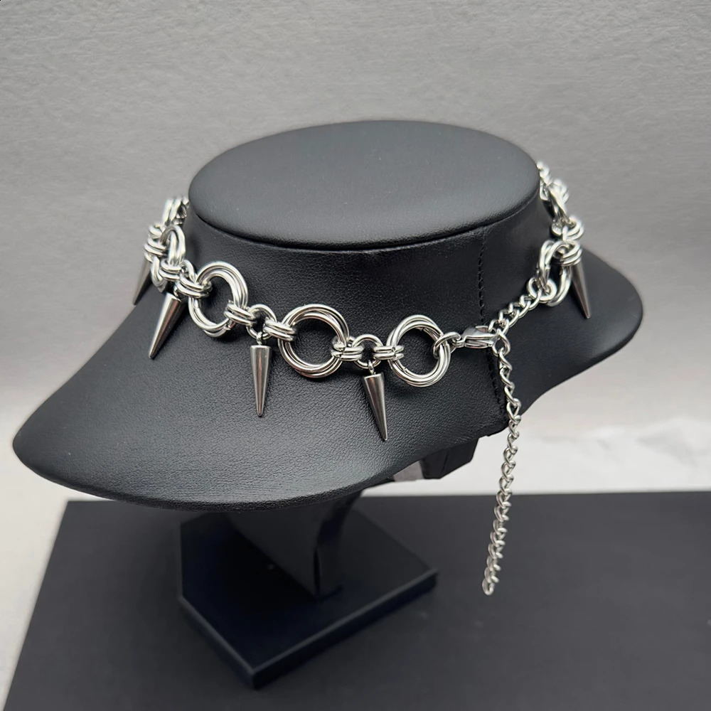 Goth Spiky Chainmail Choker Necklace for Women Men Punk Y2K Handmade Stainless Steel Rivet Spike Necklace Emo Grunge Aesthetic 251023