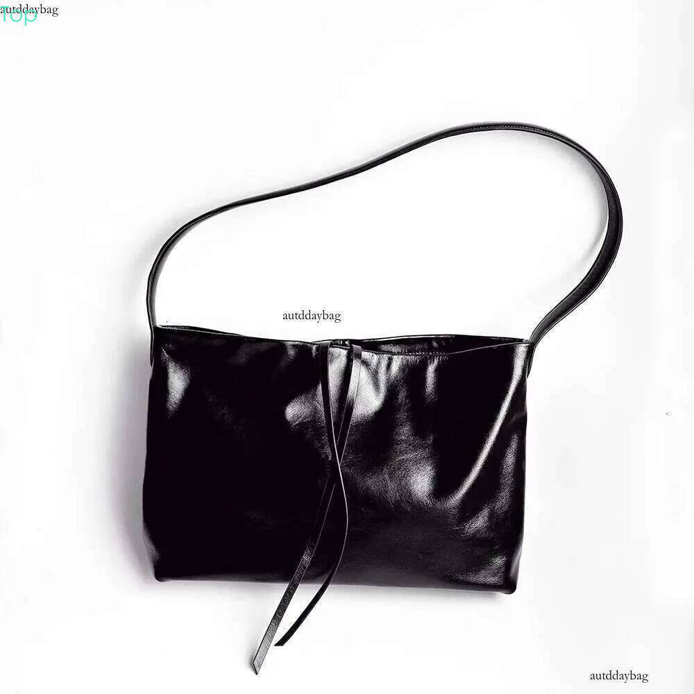 2024 Port Wind Crossbody Women's Head Layer Cowhide Large Capacity Leather Shoulder Computer Bag
