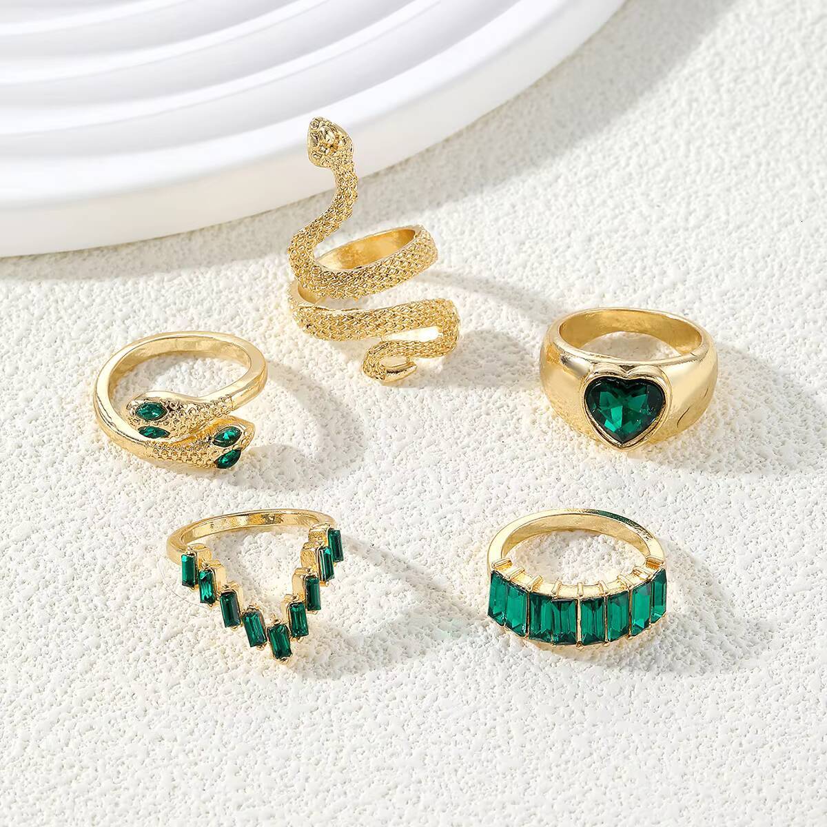 Fashionable Alloy Diamond Color HighEnd Cool Light Luxury Sexy Simple Womens Ring Set