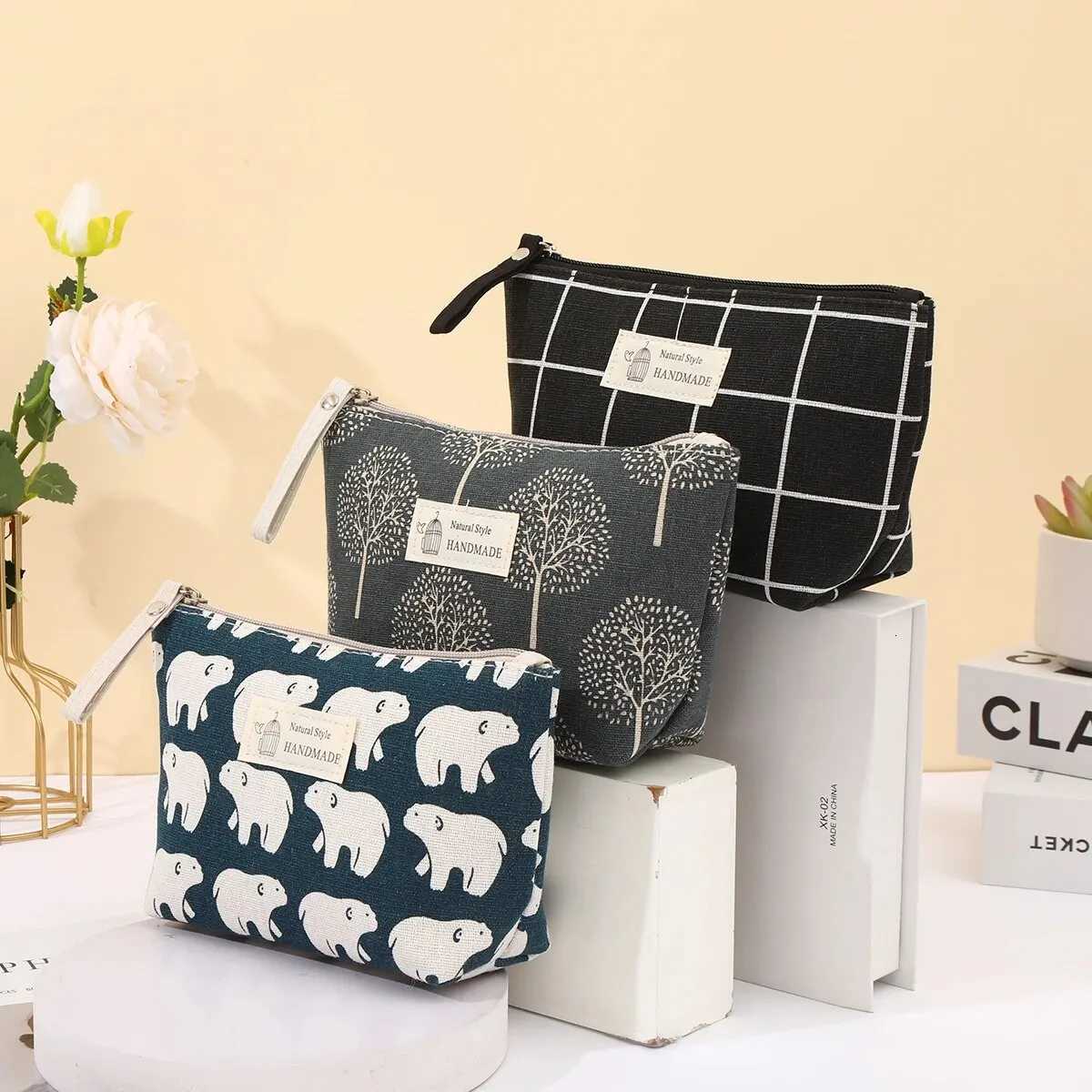 New Canvas Cosmetic Bags Zipper Opening Key Card Holder Cartoon Student Pencil Case Coin Purse Ladies Hand Portable Storage BagT251024