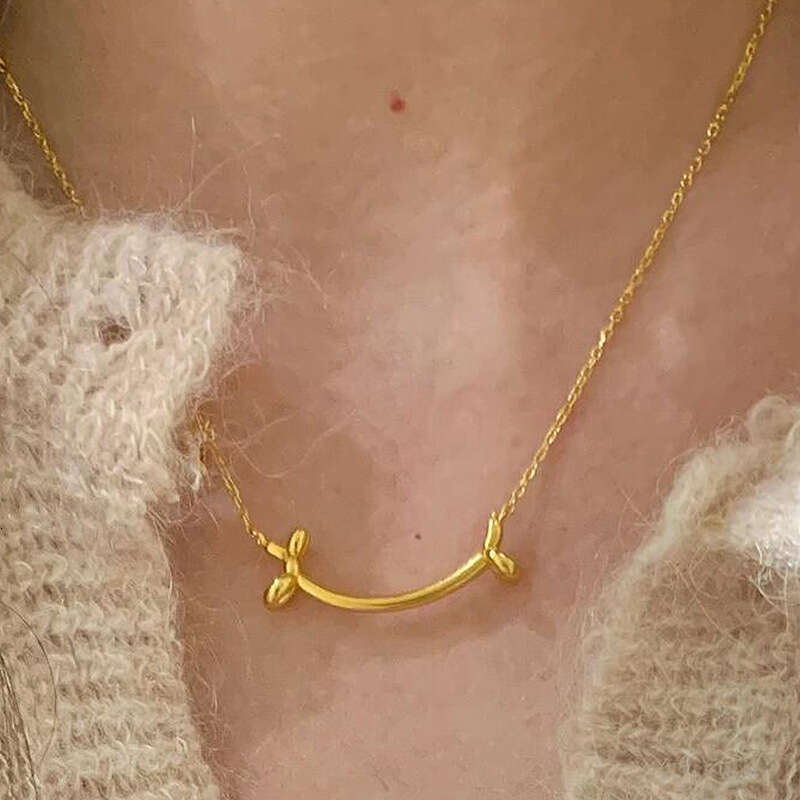Smiling Face Balloon Puppy Necklace for Women Cute Exquisite Sweater Clavicle Chain Style
