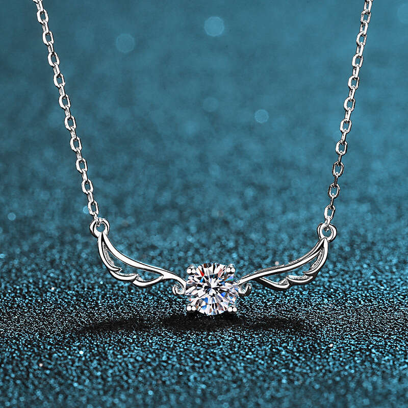 DHCollections-- S Pure Sier Female Angel Wings Simulated Dia Collarbone Straight 50 Points Moissanite Necklace