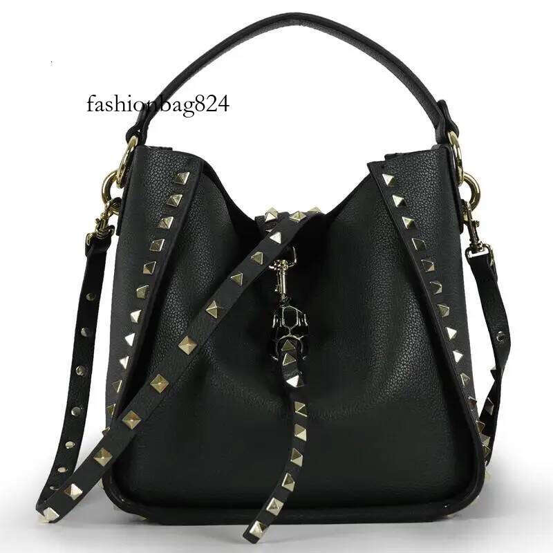 Hot selling high-end women's bucket 2025 brand designer genuine leather lychee fashion rivet shoulder bag handbag