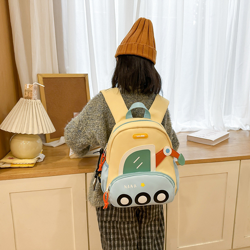 New hot selling excavator backpack designer backpack for boys and girls, cute and lightweight, reducing burden, small car, children's backpack