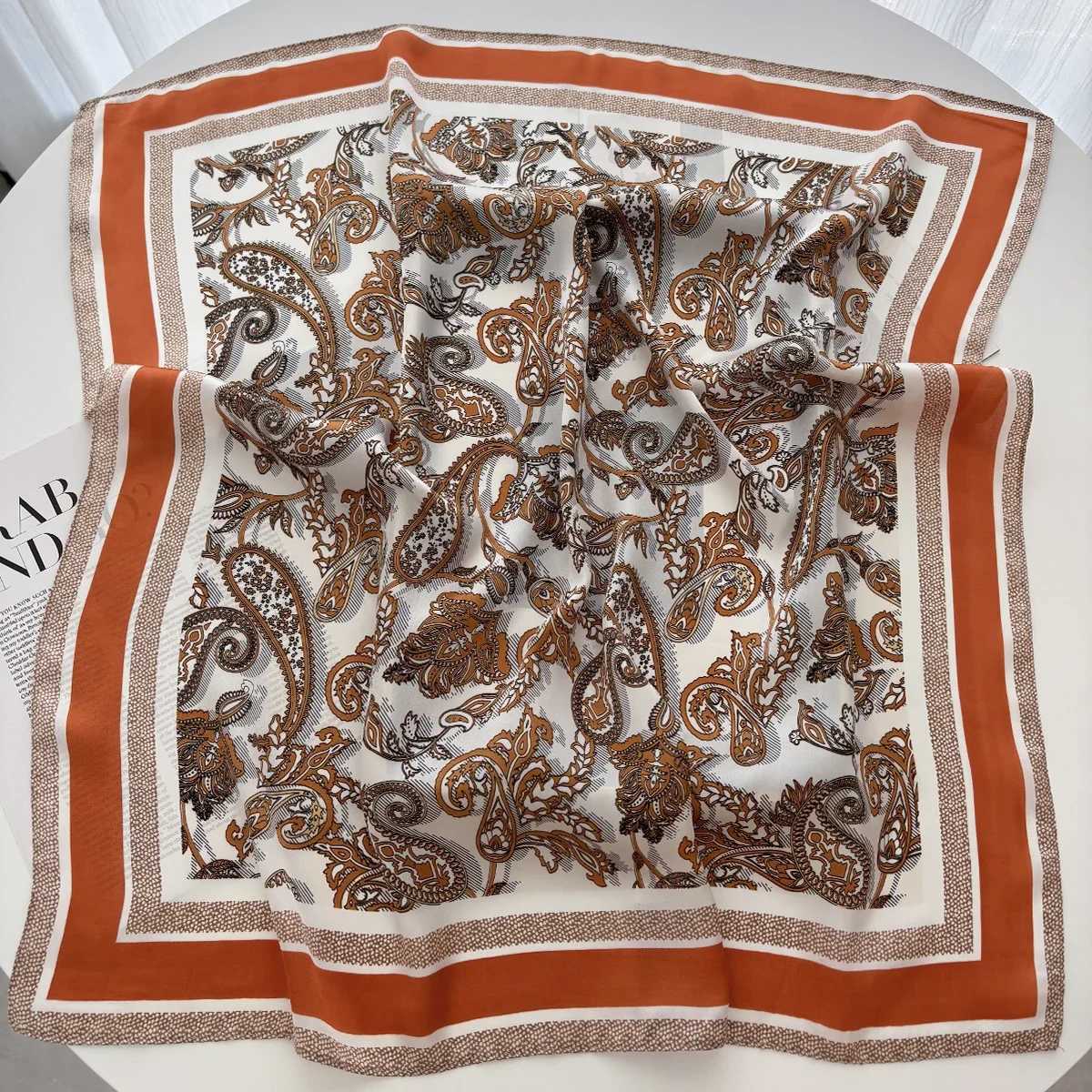 Luxury Paisley Print Shl Square Scarf for Wen Soft Satin Wrs Neckerchief Fem Hair Bands Ribbon band Bandana Y251024