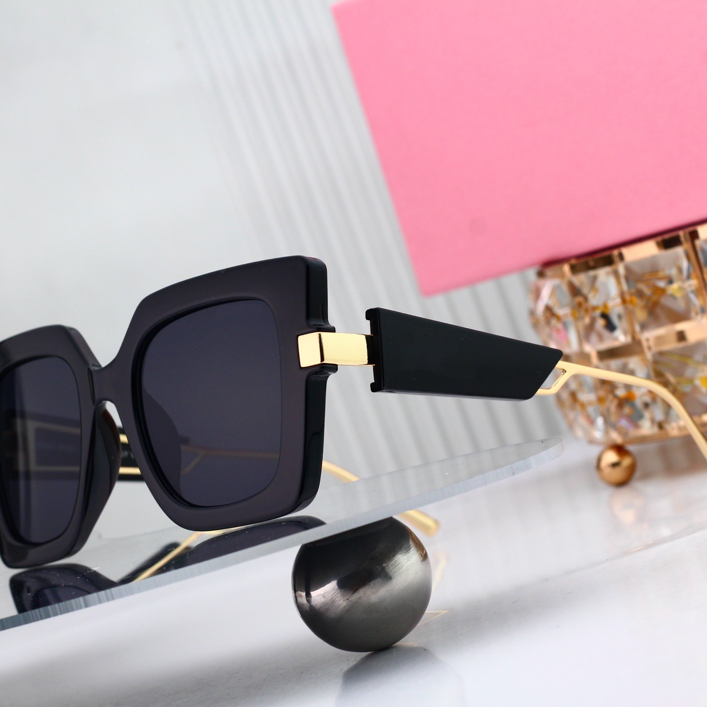 2026Designer Sunglasses Outdoor Shades women fashion monogram logluxury Full Frame Sunshade mirror polarized UV400 protection Metal Plank Sunglas With box