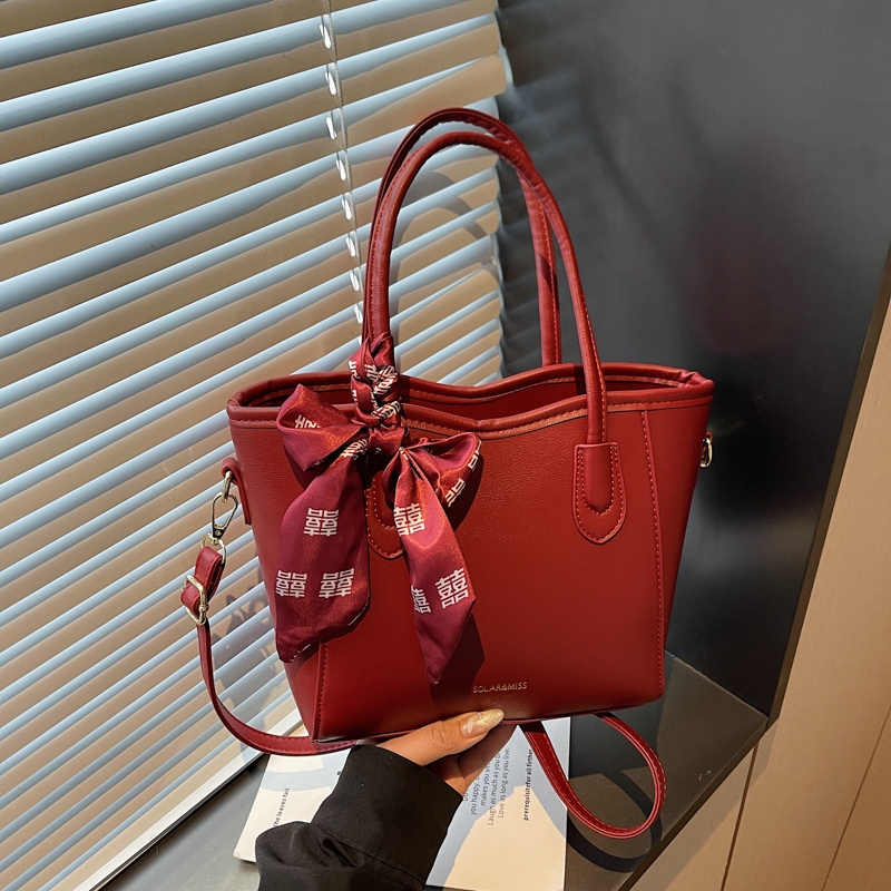 2025 Summer New Women's Large Capacity Handheld Shoulder Bag Exquisite Simple Multi functional Outdoor Commuter Crossbody Bag Fashion Phone Bag