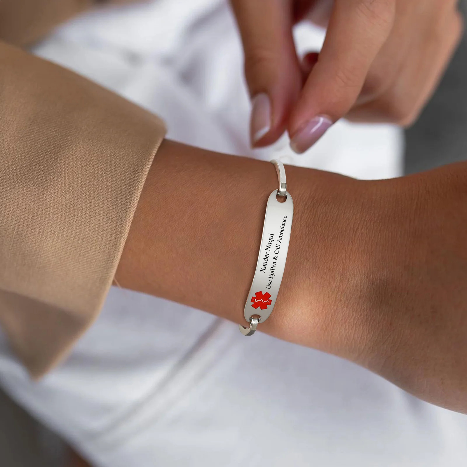 Personalized Alert Cuff Bracelet for Women Men Free Engraving Stainless Steel ID Bangle Emergency Contact SOS Jewelry 251014