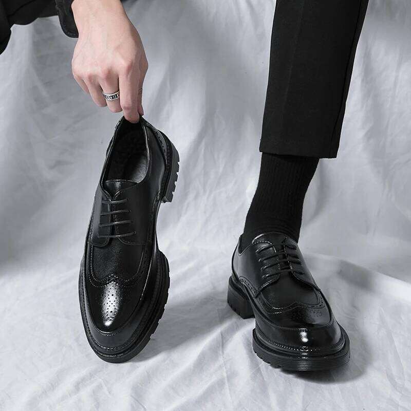 New leather for young men British Brock formal business increase casual black wedding groom lace-up men's shoes