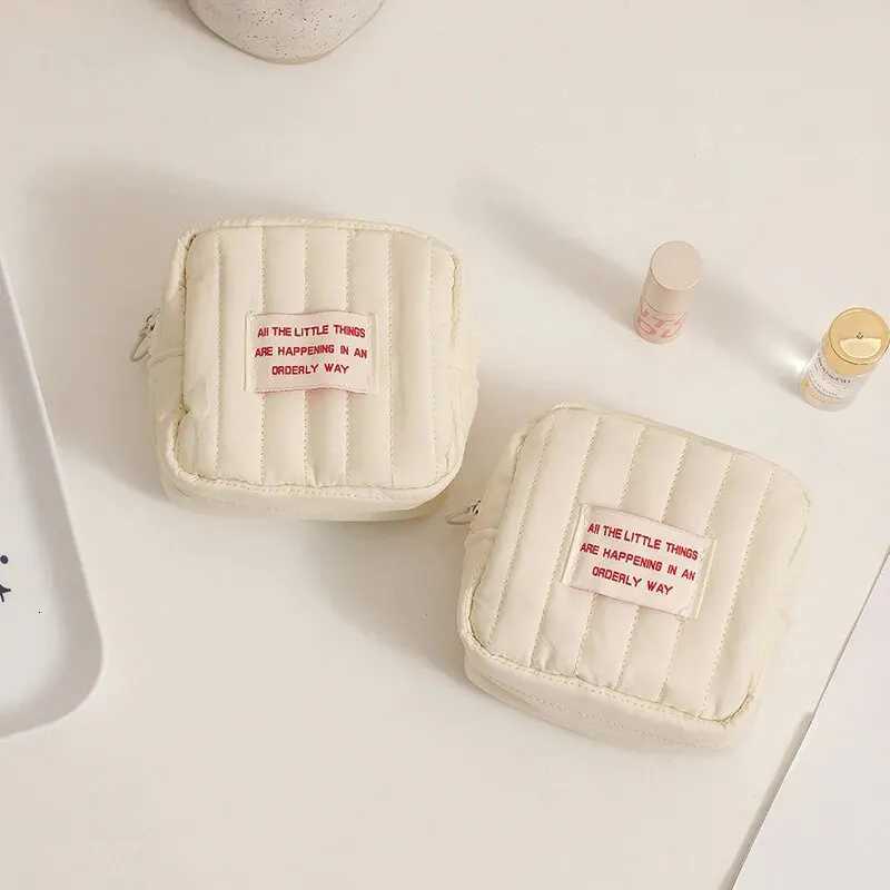 Square Small Makeup Bag Student Small Earphones Zero Wallet Girl Portable Lipstick Storage Bags KoreanT251024