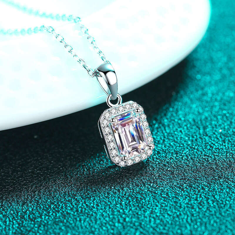DHCollections-- Sterling Sier Necklace for Women Moissanite Clavicle Chain Emerald Radiant Cut Choker Plated PT950 Gold