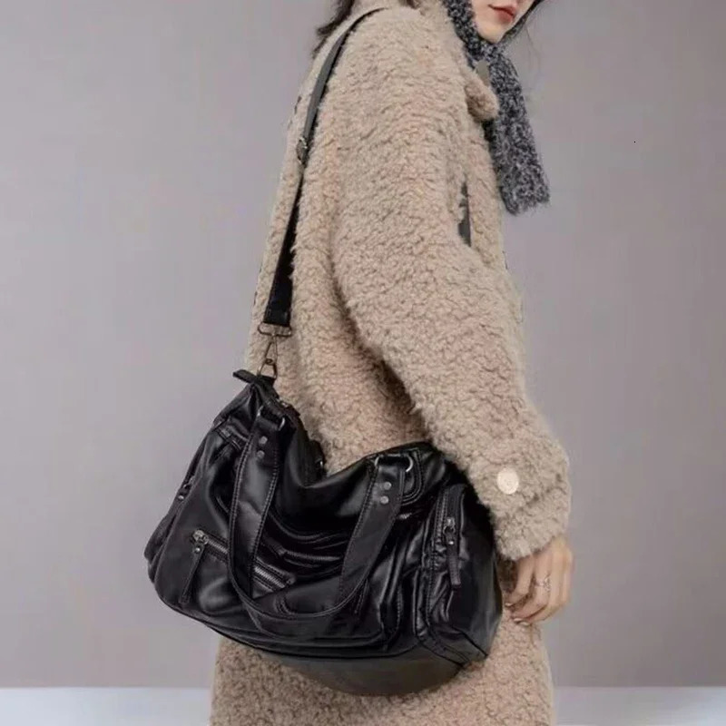 HAEX Punk Women Tote Bags 2025 Trend Large Capacity Crossbody Shoulder Bags Moto Style Multi Pockets Commute Bolso Mujer 251023