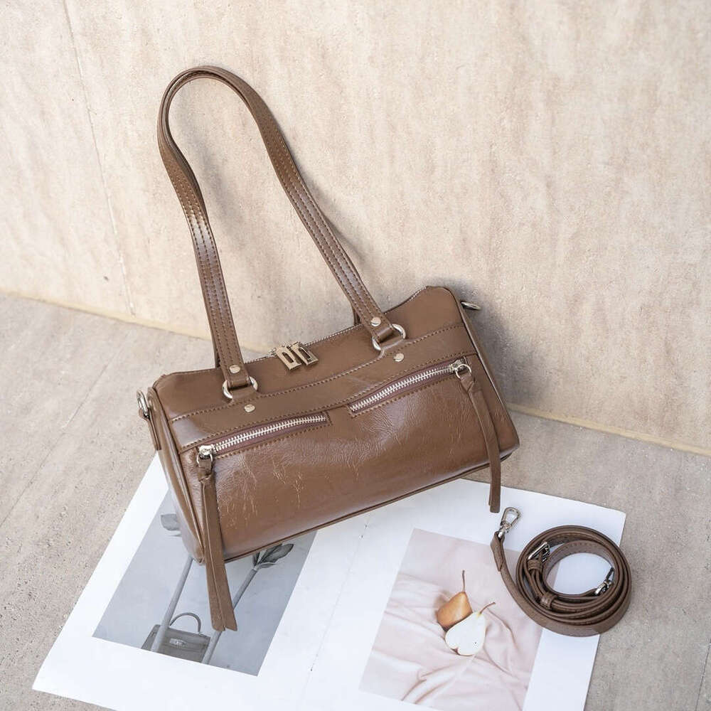 2025 New Leather Underarm Handbag, Women's Versatile Cracked Surface Cowhide Crossbody Bag, High-End Niche Design Bag