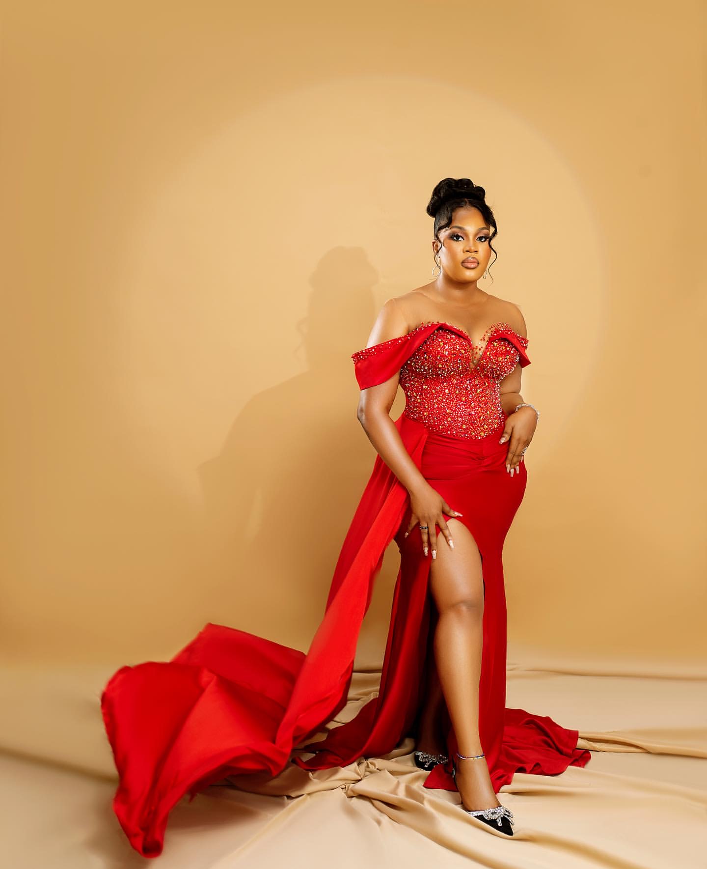 2025 Red Mermaid Prom Dresses Beaded High Split Satin Sheer Neck Evening Formal Party Second Birthday Engagement Gowns Plus Size Dress For Special Occ