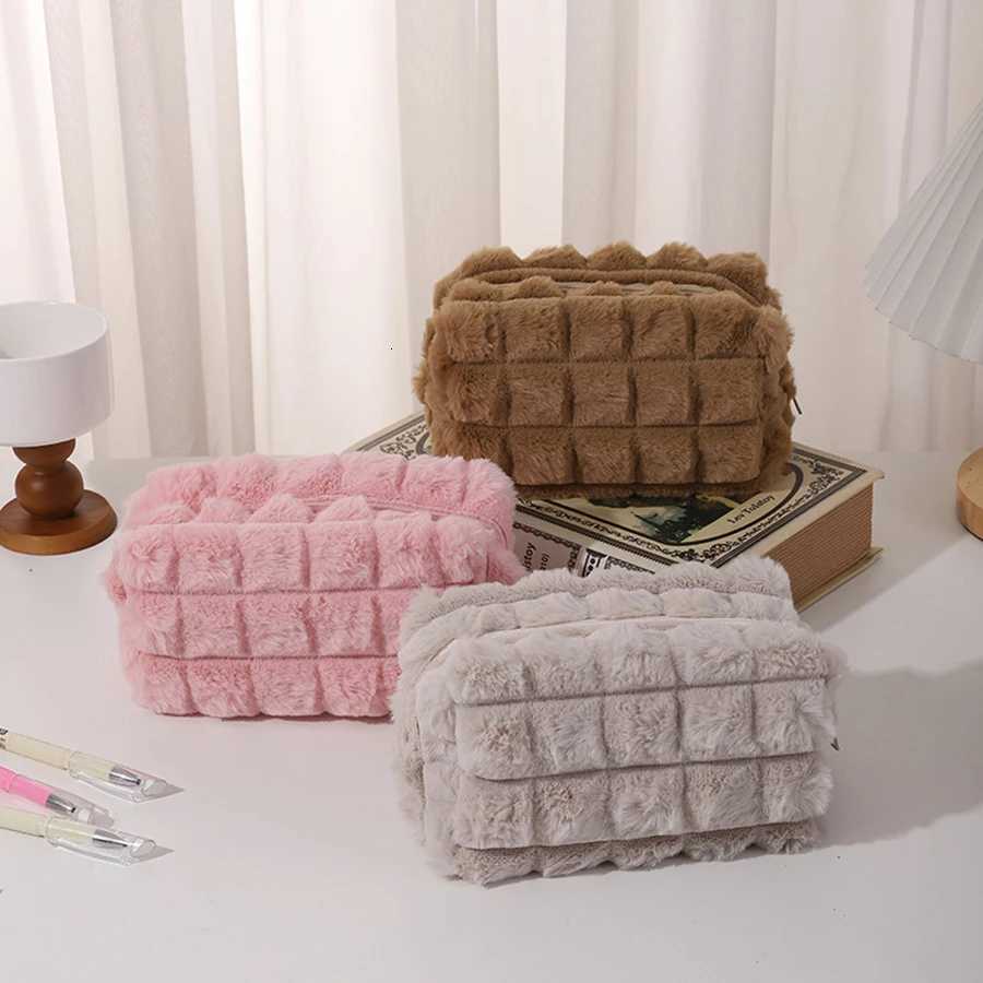 Plush Makeup Bag Cosmetic Lipstick Brush Storage Bag Women Handbags Trendy Organizer Pouch Large Capacity Pencil CaseT251024