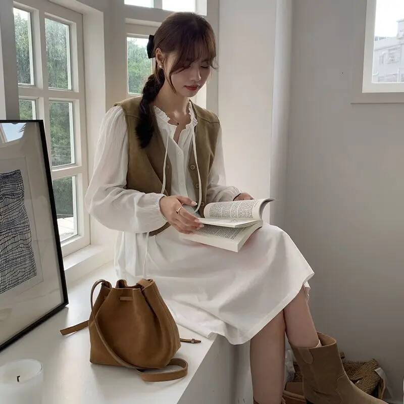 Retro Vests Women V-neck Single Breasted All-match Korean Style Spring Autumn Layering Outerwear Cozy Vintage Loose Comfortable dongdumaoyi