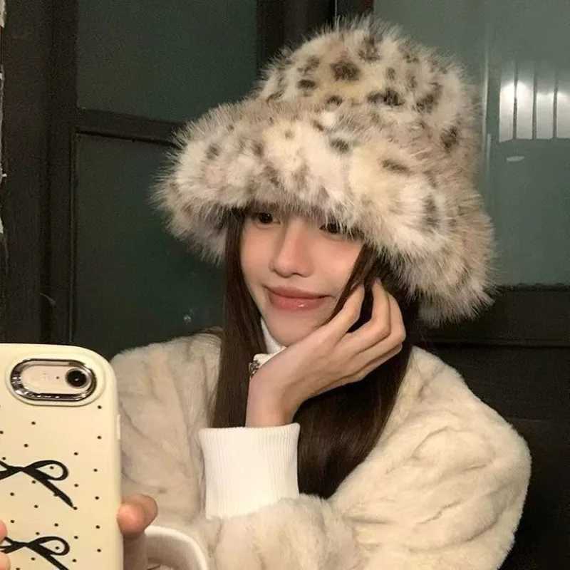 2025 New Korean Plush Leopard Bucket Hats Thickened Fluffy Bucket Caps for Women Men Autumn Winter Warm Faux Fur Streetwear CapsL251024