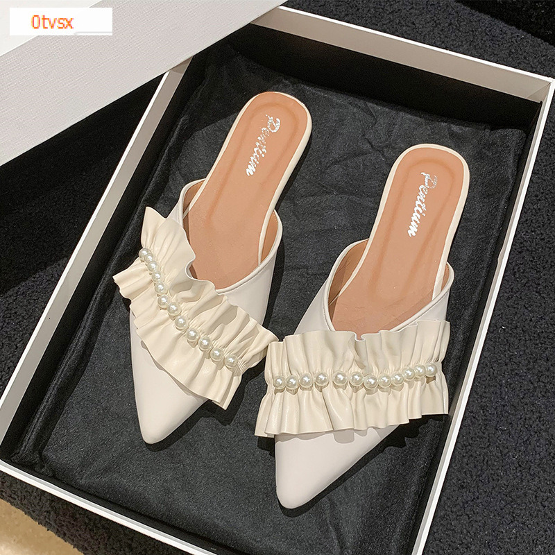 French fairy style pointed sandals, winter new item, pearl niche design, luxurious trend, versatile women's flat shoes, designer shoes