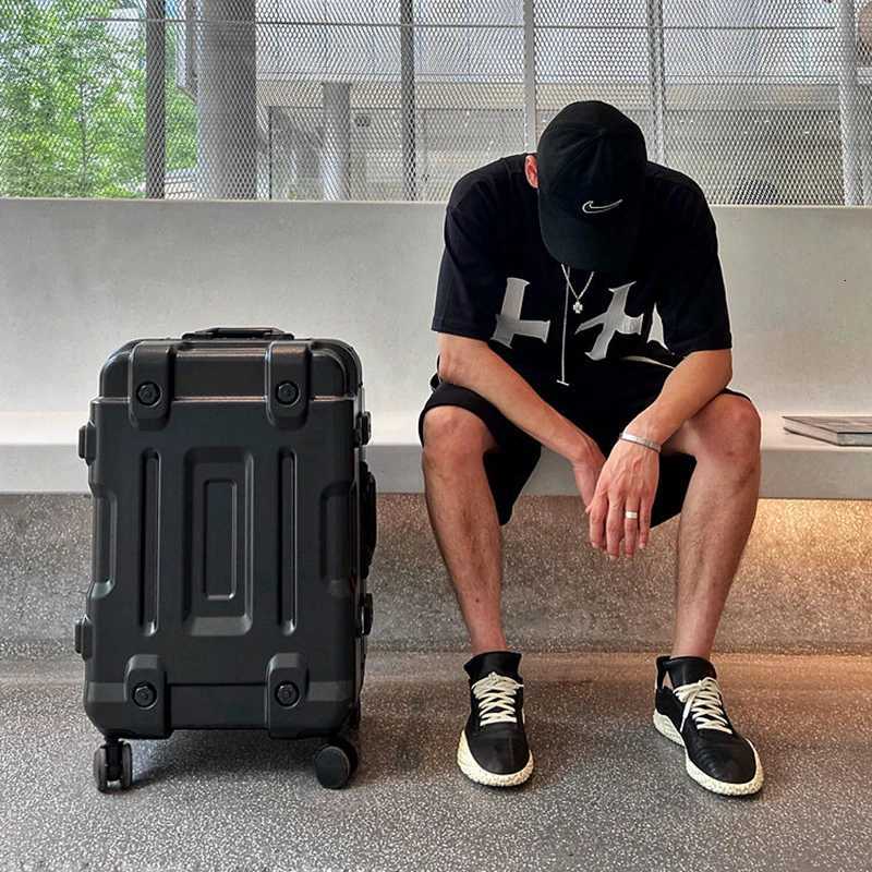 Trolley suitcase for boys with large capacity strong thick durable 202428 inch travel luggage silent shockproof boarding caseW251024