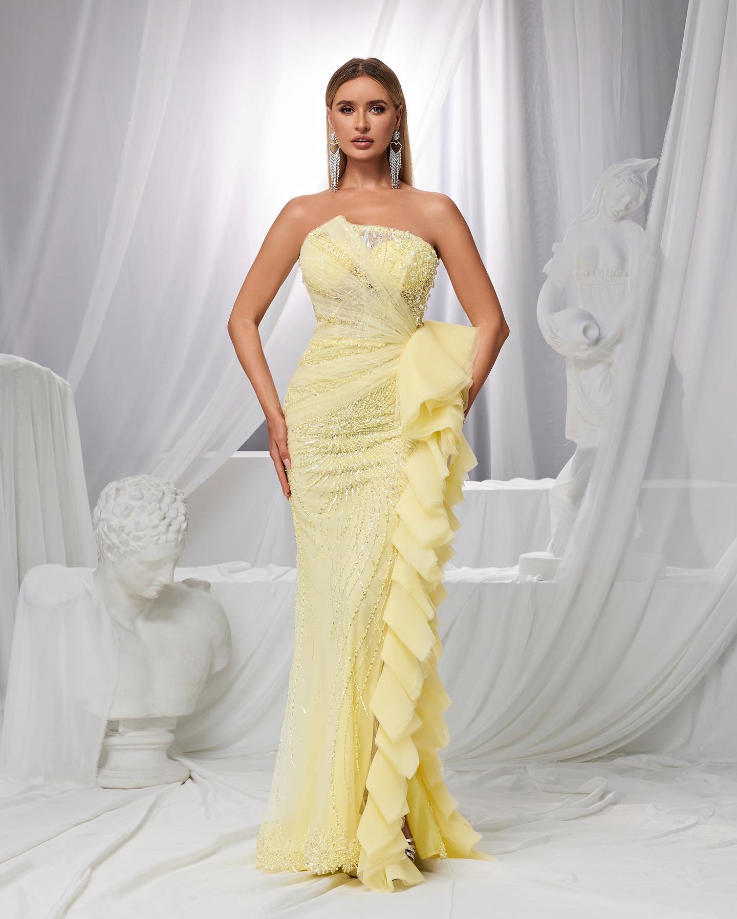 Classic Evening Dresses Sequins Beaded Lace Gown Strapless Sleeveless Split Side Floor Length Dress Party Customized Dress