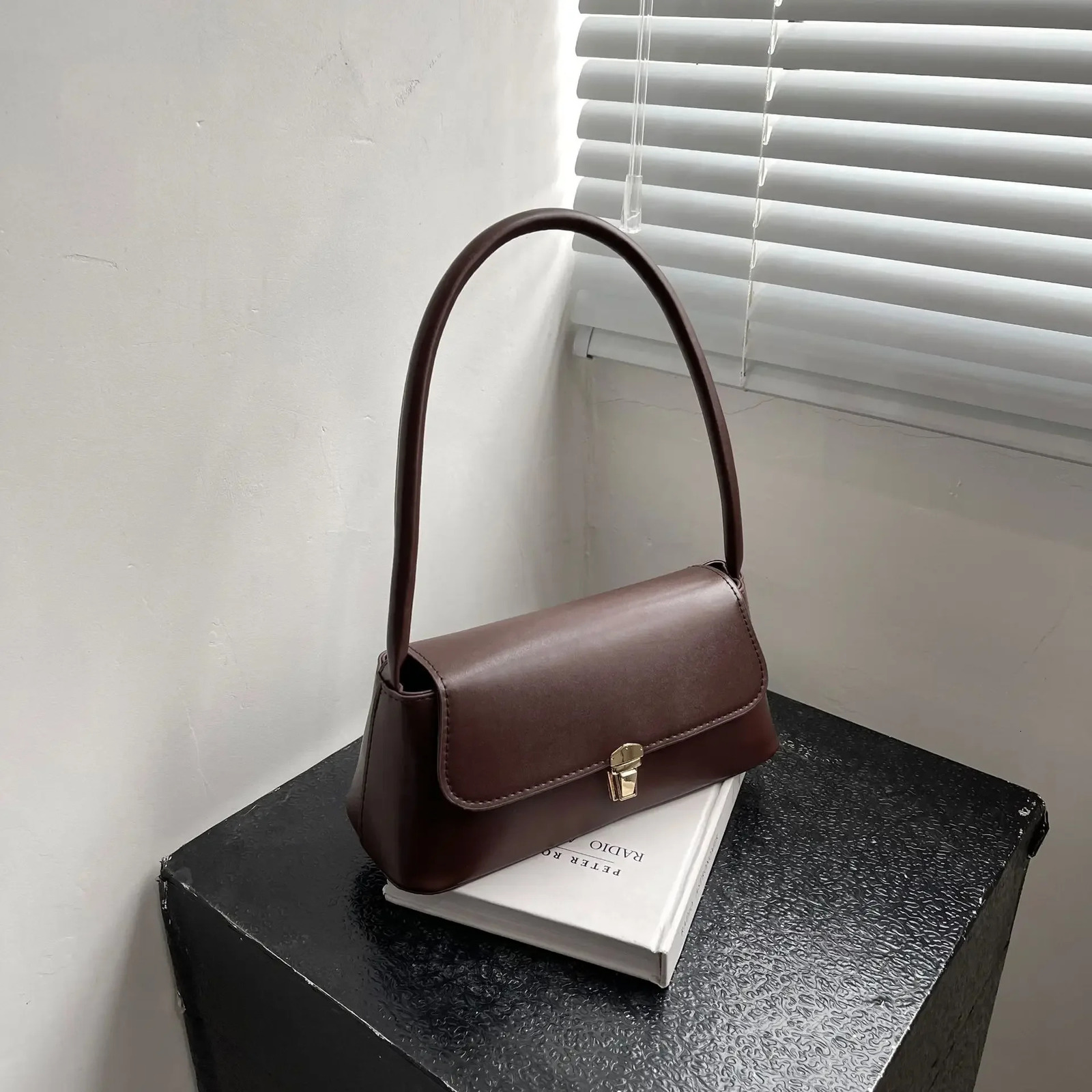 Womens Shoulder Bag Handbag Retro Baguette Bag Underarm Bag Fashion Hand Shoulder Bag 251023