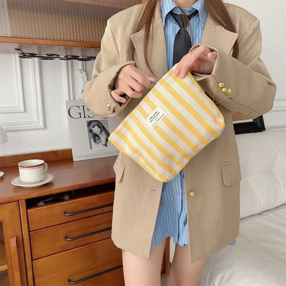 Retro Stripe Cosmetic Bag for Women Portable Canvas Travel Toiletries Storage Bags Female Makeup Case Clutch Purse HandbagsT251024