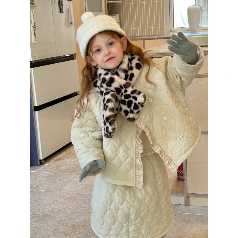 Girl designer's fashionable winter clothing set for autumn and winter girls, new Korean style cotton jacket, half skirt, thickened Western style