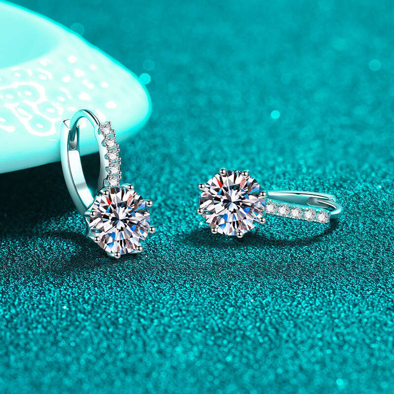 DHCollections-- Pure Sier Women's Small and Exquisite Pt950 Gold Plated Straight Earrings Moissanite Ear Clips