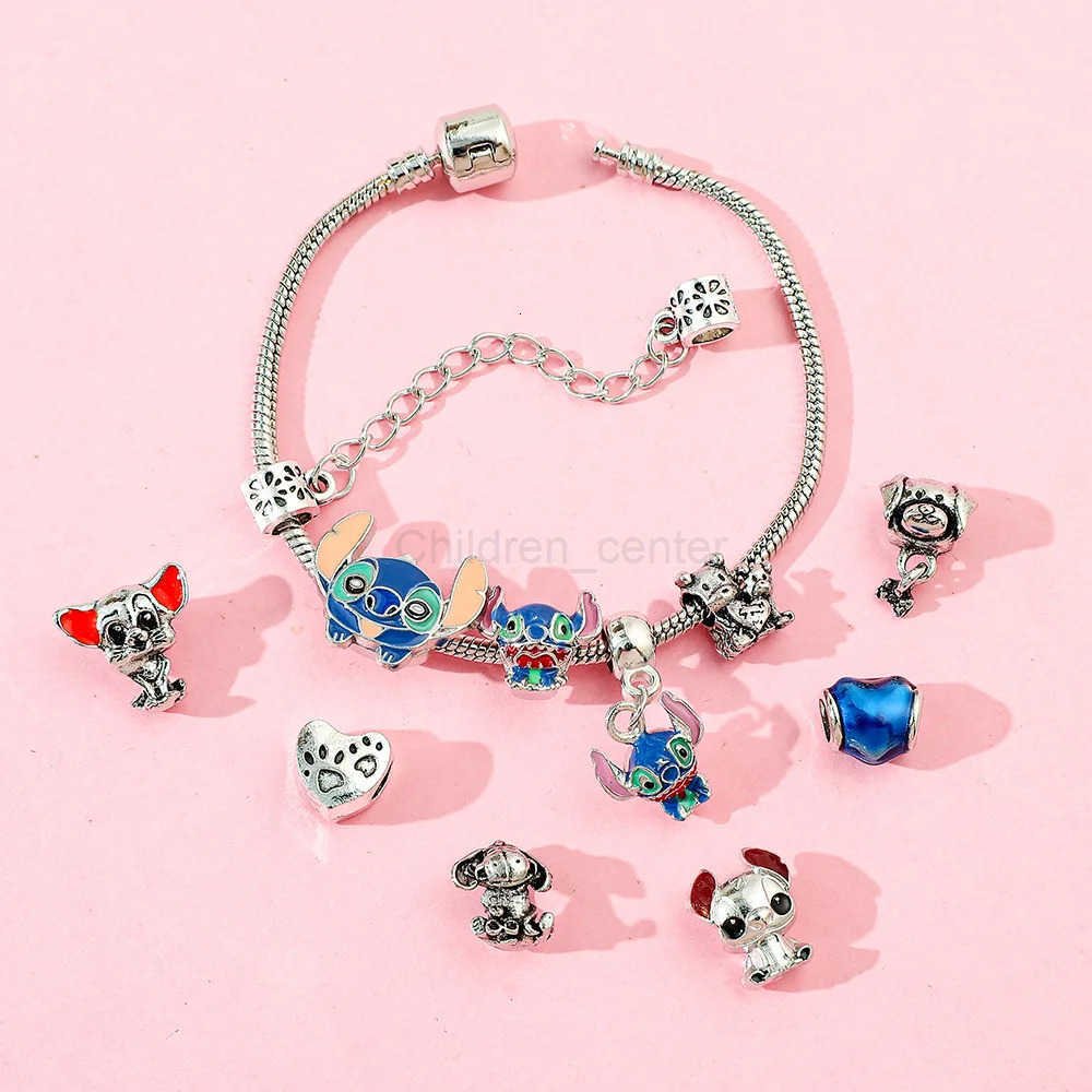 Disney Christmas Stitch-Themed Surprises - A Unique Collection of 24 Day-to-Day Creatives in a Blind Box