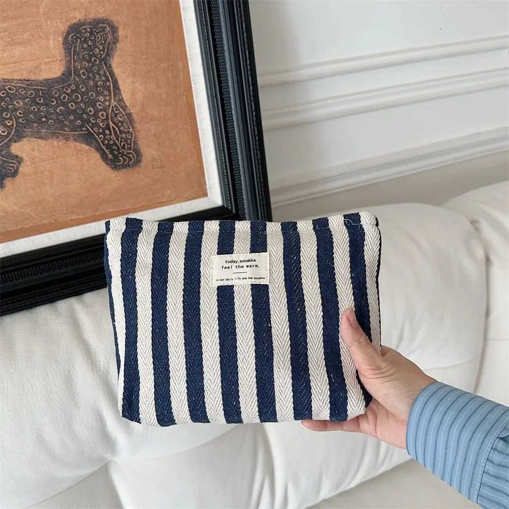 Retro Stripe Cosmetic Bag for Women Portable Canvas Travel Toiletries Storage Bags Female Makeup Case Clutch Purse HandbagsT251024