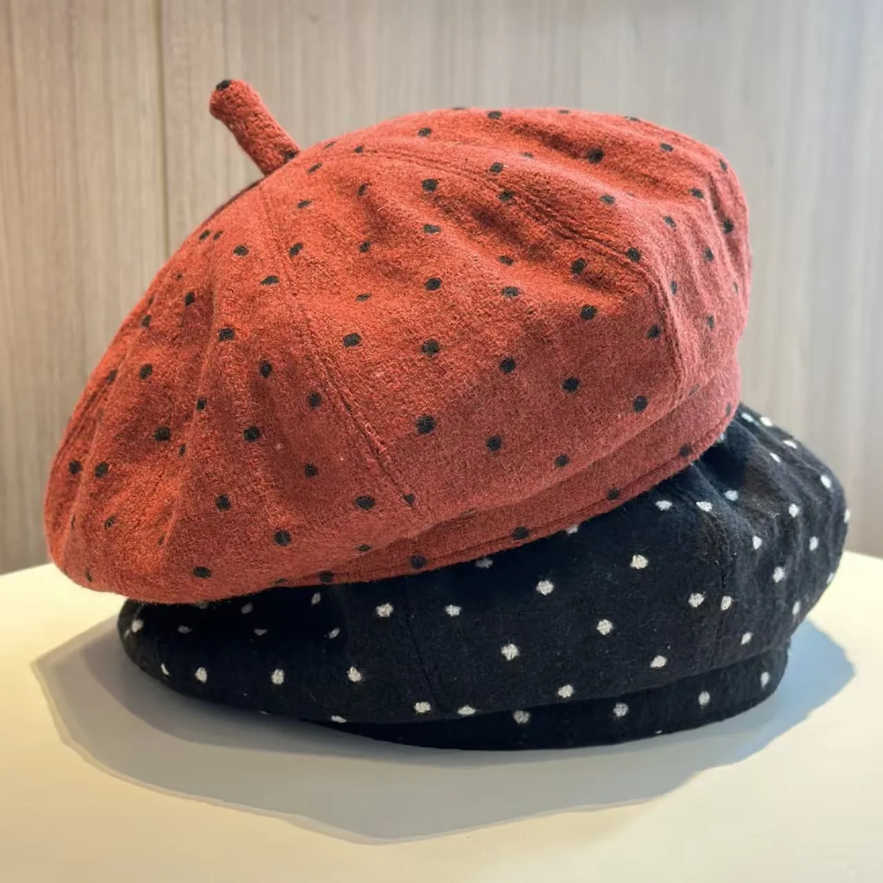 Polka Dot Berets for Women Show Face Small Spring and Autumn Travel Casual Versatile Elegant Literary Painter Hats 251023