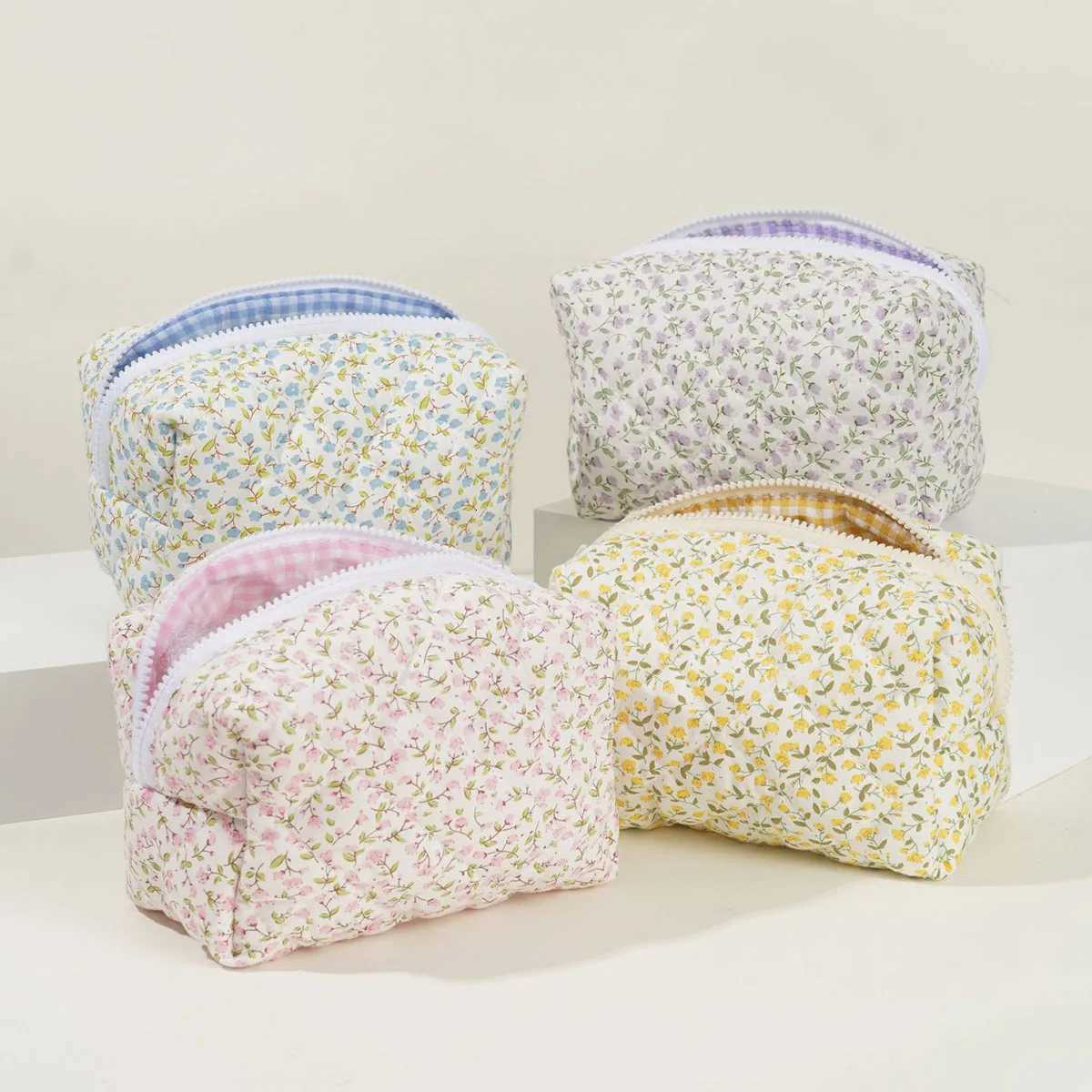 largecapacity cotton floral quilted makeup toiletry storage bagT251024