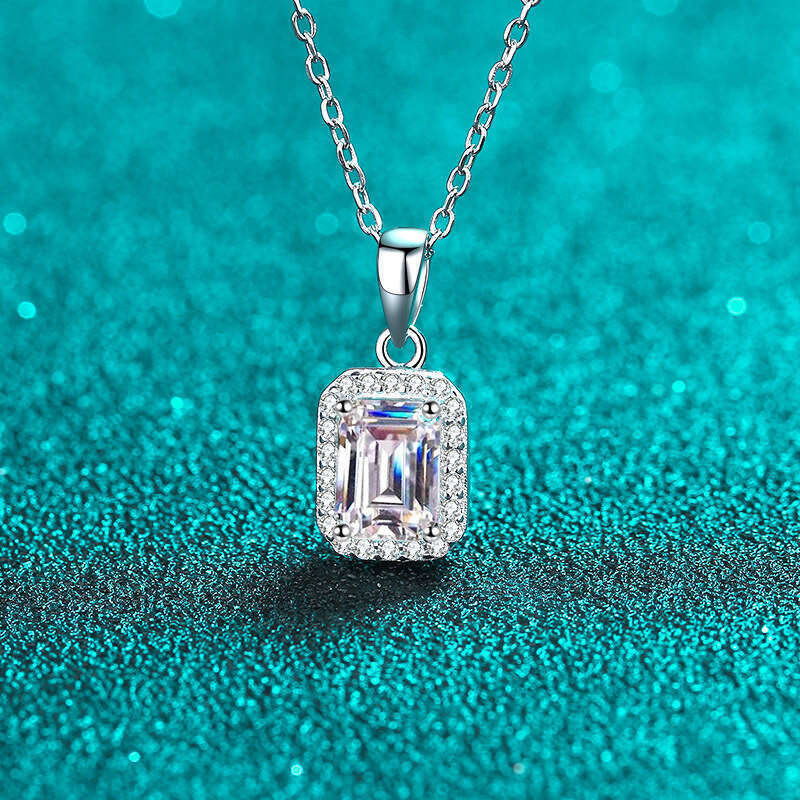 DHCollections-- Sterling Sier Necklace for Women Moissanite Clavicle Chain Emerald Radiant Cut Choker Plated PT950 Gold