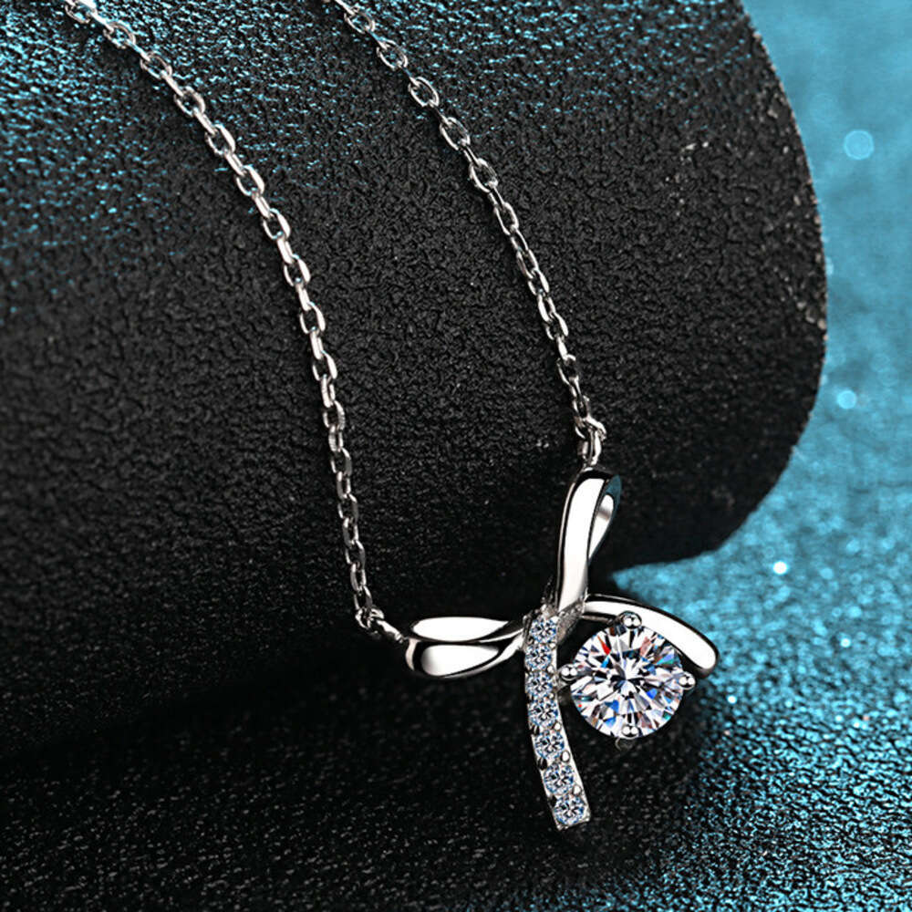 DHCollections-- 2020 New Model S Pure Sier Four-Prong Women's 50 Moissanite Bow Necklace Simulated Dia Collarbone Chain