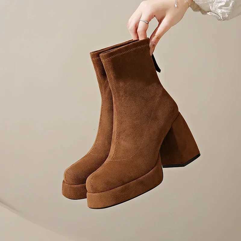 2024 Womens Fashion Highheeled Boots Winter New British Style Soft Sole Antislippery Versatile Keep Warm Leather Shoes W251024