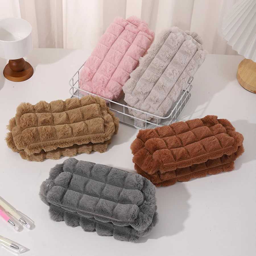 Plush Makeup Bag Cosmetic Lipstick Brush Storage Bag Women Handbags Trendy Organizer Pouch Large Capacity Pencil CaseT251024