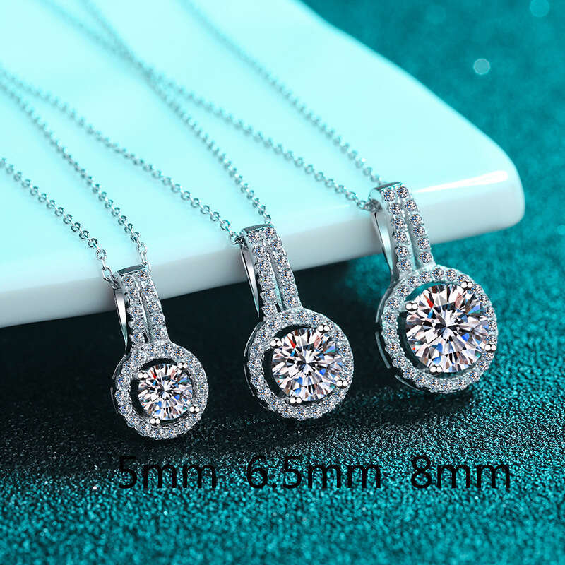 DHCollections-- Live Hot-Selling New Pure Sier Collarbone Necklace for Women, PT950 Gold Plated, Korean Style Round Moissanite Pendant
