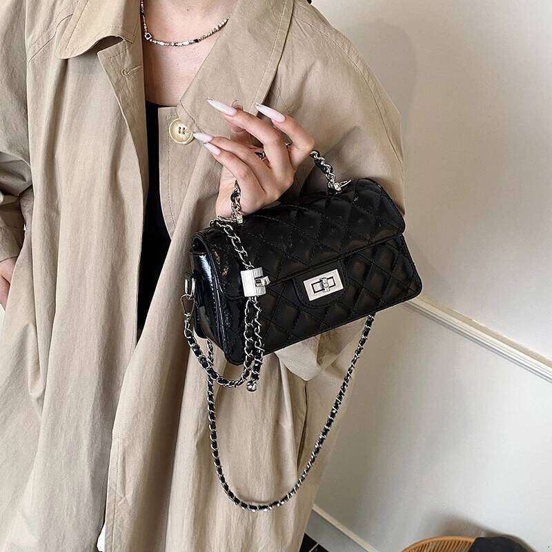 Designer bag Fashionable Women's Tote Bag Made Of Leather, Spacious And Functional, Classic Elegant Shoulder Handbag By Brand