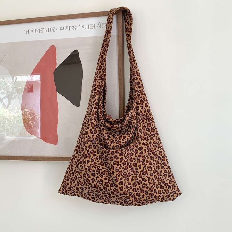 New Tote Bag For Women, High-End Feel, Trendy Personality, Large Capacity Commuter Casual Personality Leopard Print Shoulder Bag, Ins Style B5