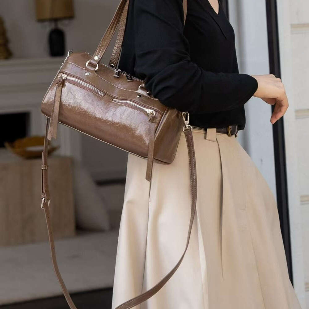 2025 New Leather Underarm Handbag, Women's Versatile Cracked Surface Cowhide Crossbody Bag, High-End Niche Design Bag
