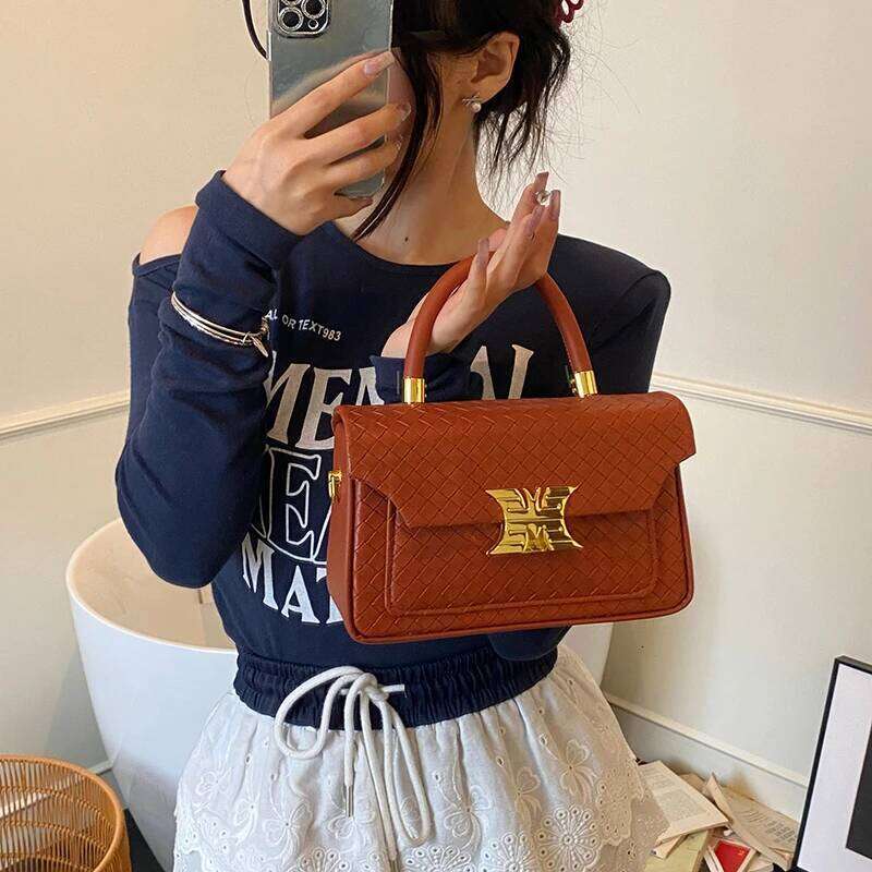 Designer bag Exclusive Vintage Messenger Bag For Women With Simple Style Large Capacity Casual Use And Designer Paris Touch