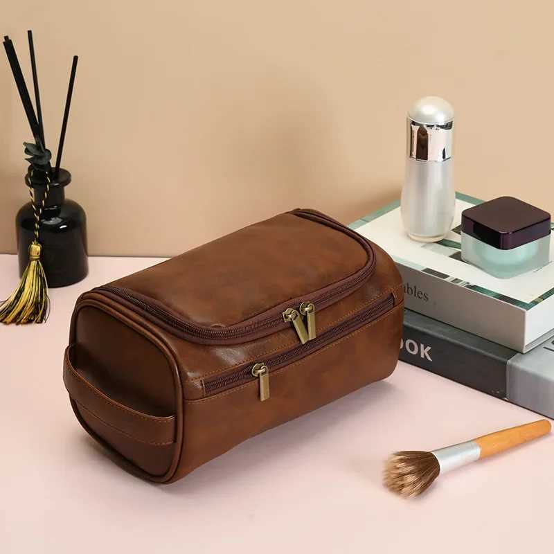 Mens Vintage Toiletry Bag Luxury Travel Cosmetic Case Hanging Wash Bag for Business Trips Male Makeup Organizer Storage PouchT251024