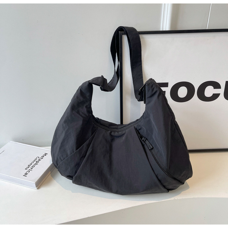 2025 new designer fashionable women's casual crossbody bag