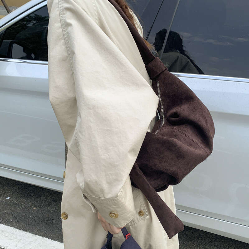 Korean Version Ins Suede Dumpling Niche Design Stitching Trendy Simple High-End Large Capacity Shoulder Crossbody Bag